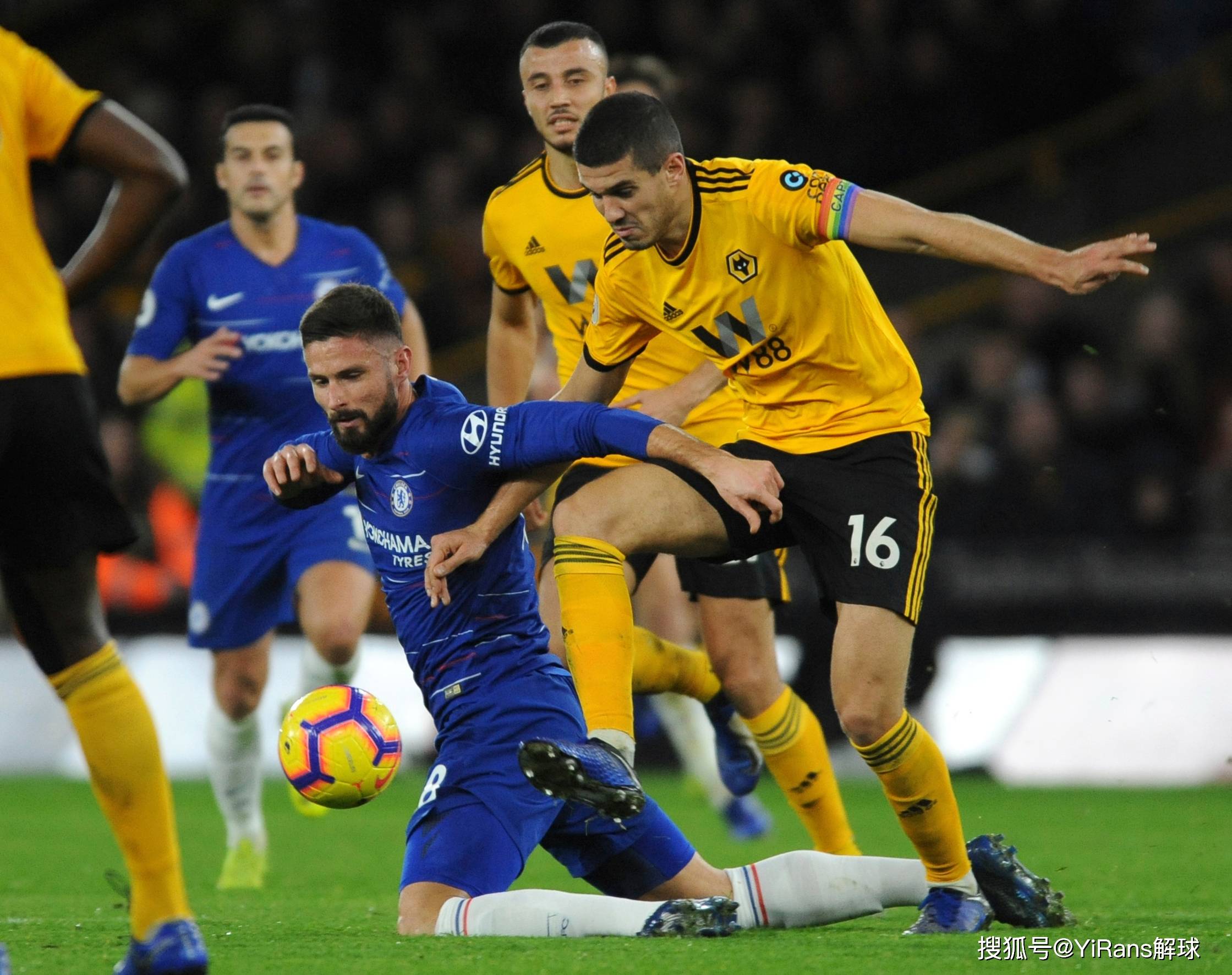 切尔西主场大胜领跑英超，切尔西冲击冠军的简单介绍