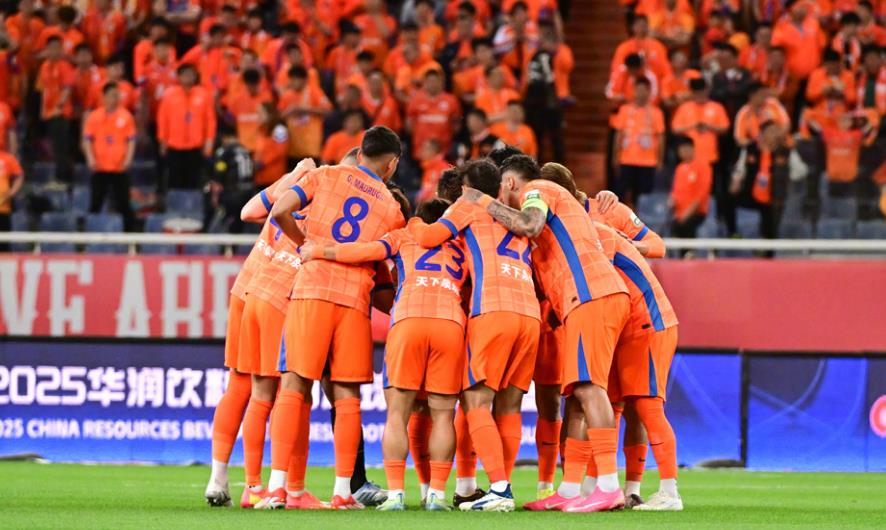 包含强强对抗！阵容强大的球队在比赛中交锋的词条