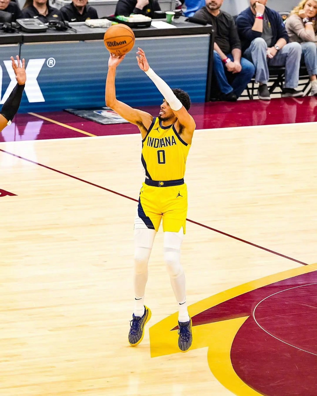 关于步行者球员全力备战，迎接挑战努力训练的信息