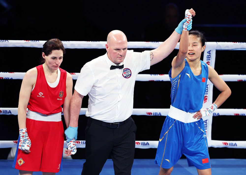 包含印度女子拳击选手强势逼平对手的词条