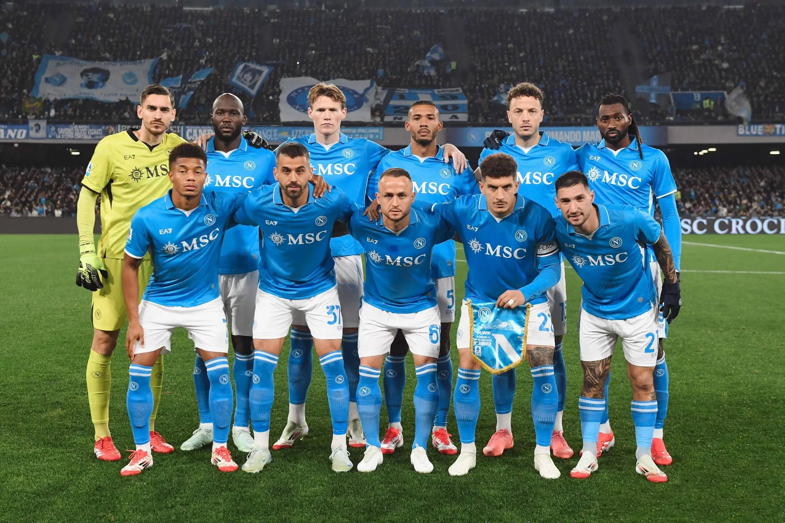 拜仁轻取多特蒙德，德布劳内世界波破门欧冠