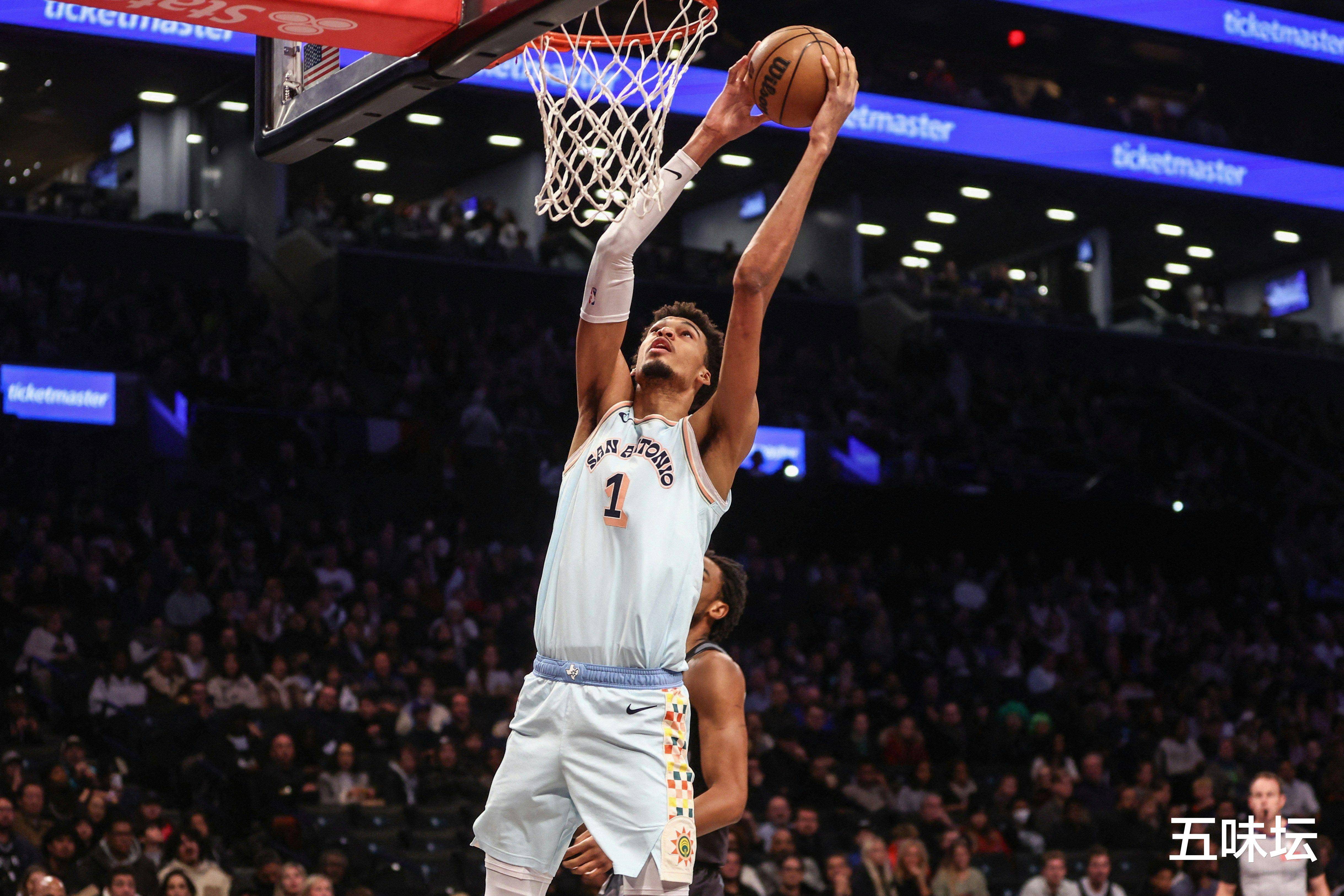 马刺队主场失利，主教练表示球员状态有待提高