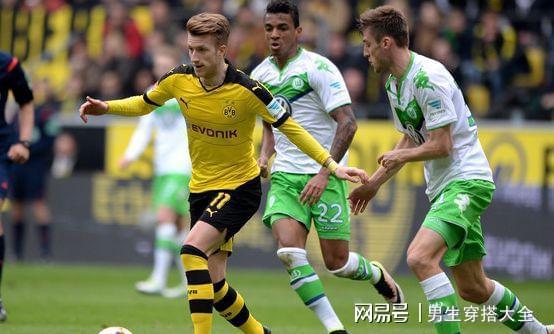 阿贾克斯客场战胜维迪斯，保持全胜