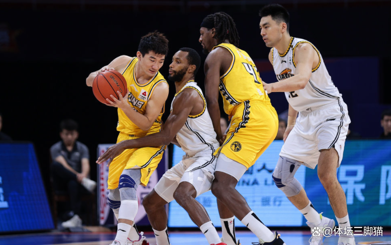 湖南队外援表现拉胯，球迷失望不已