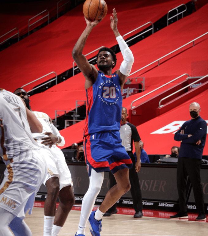 篮网新秀获赛季首次首发机会，表现尚可的简单介绍