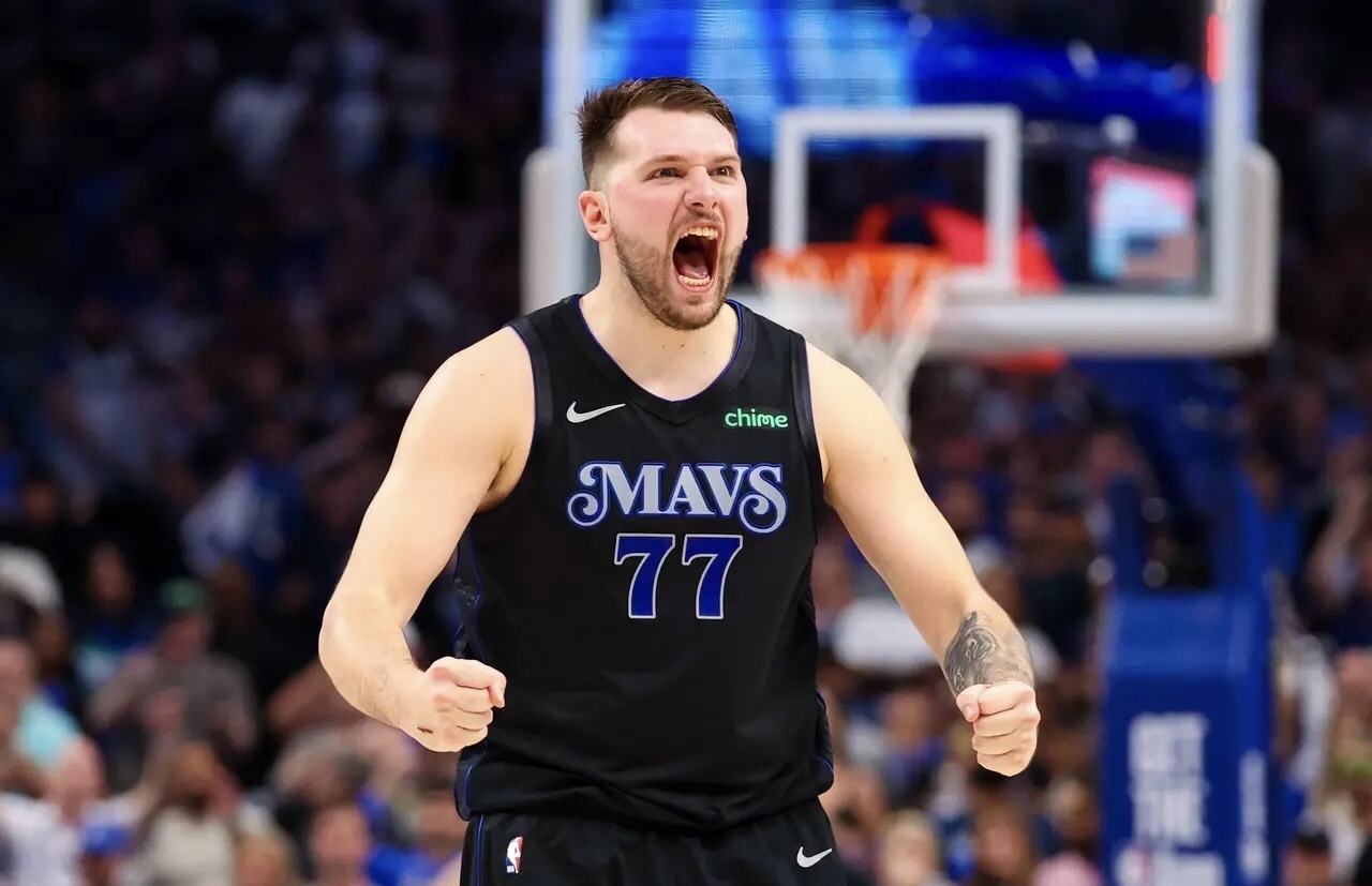 独行侠主场十连胜，东契奇30+15稳坐MVP席位的简单介绍