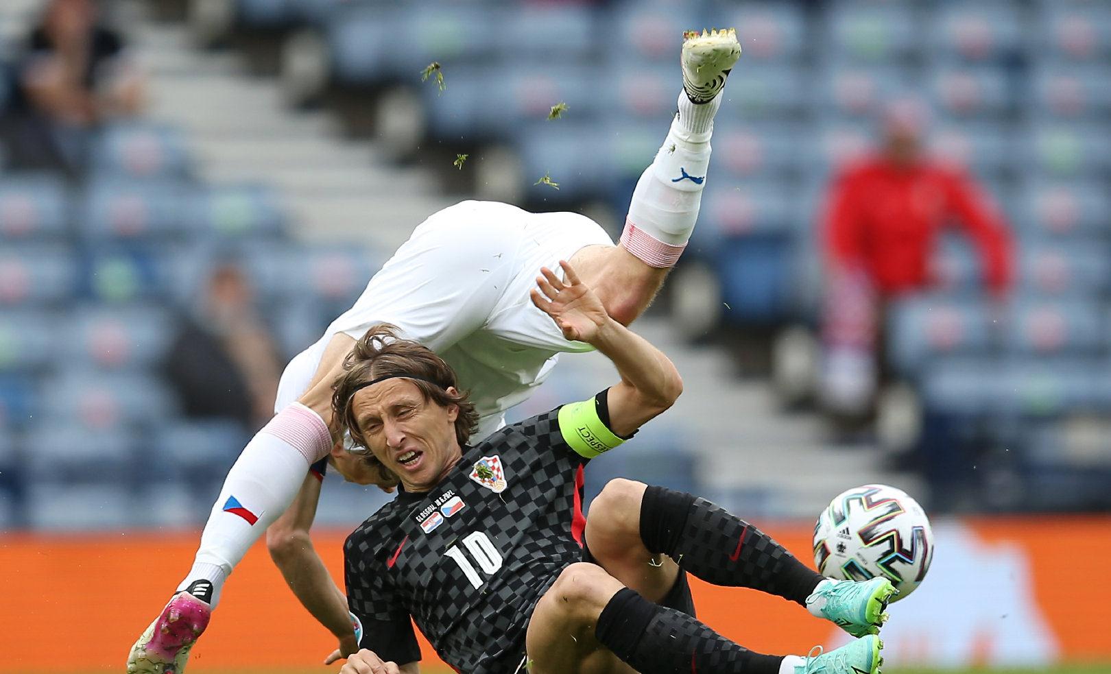 罗马绝杀克罗地亚，德利赫特完成帽子戏法的简单介绍