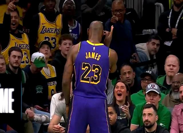 关于火箭大胜湖人，詹姆斯空砍50分！的信息