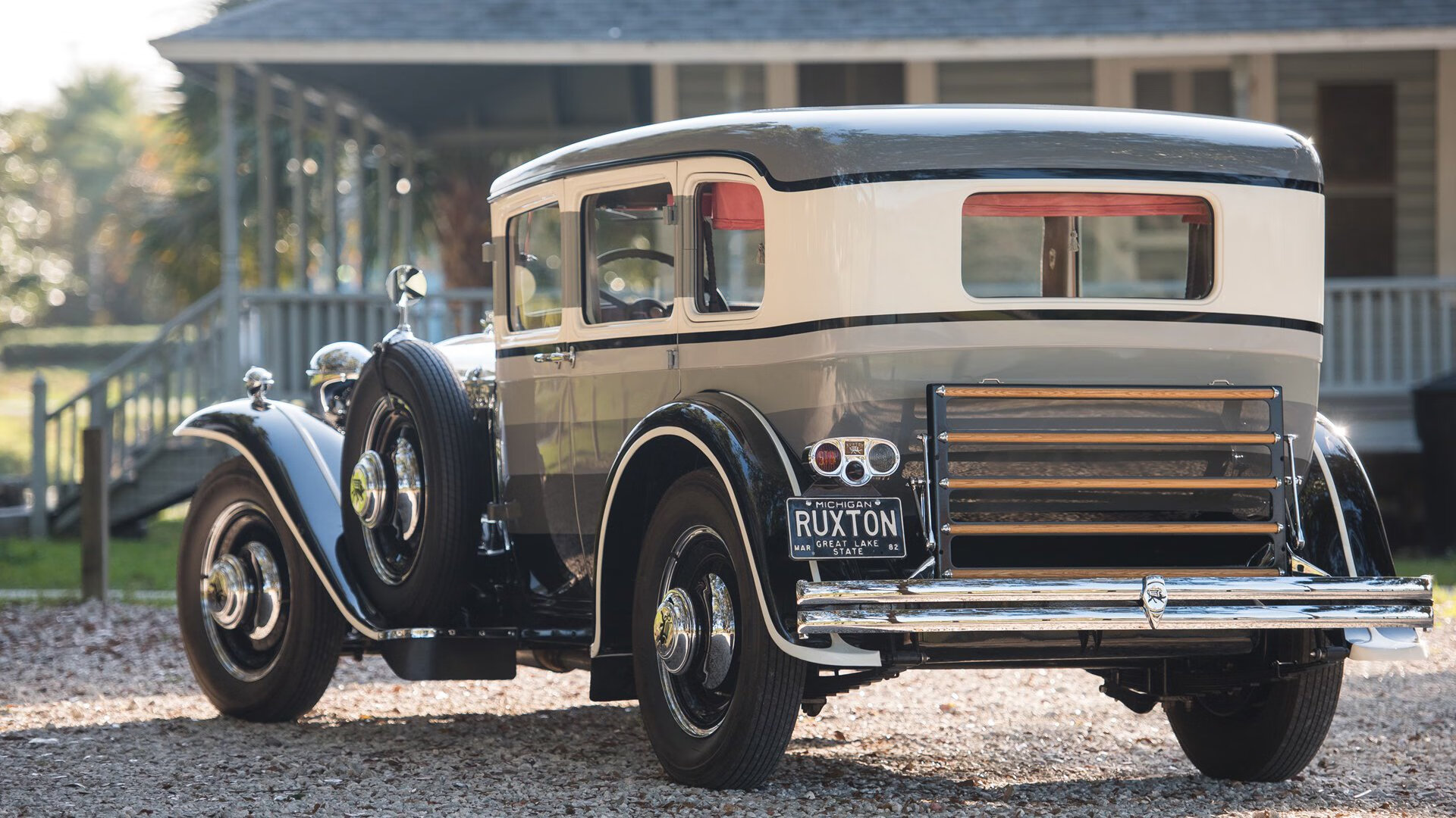 足球世界的双重奏，当压迫美学与中场掌控点燃绿茵