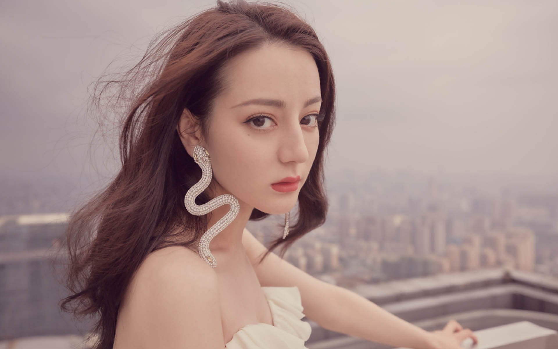 深圳队对阵步行者，莫兰特数据全面爆炸，巨星席卷全场的震撼表现