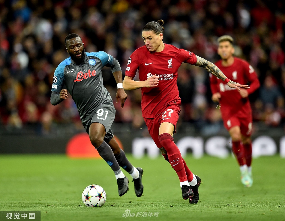 瑞典对阵那不勒斯，努涅斯压力下完成爆发