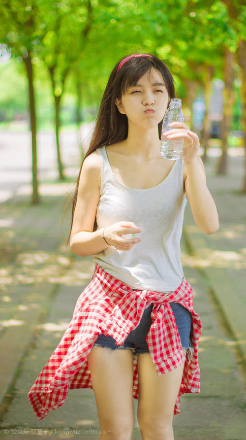 铜墙与利刃,当卢卡库的爆发照亮哥斯达黎加的防守哲学