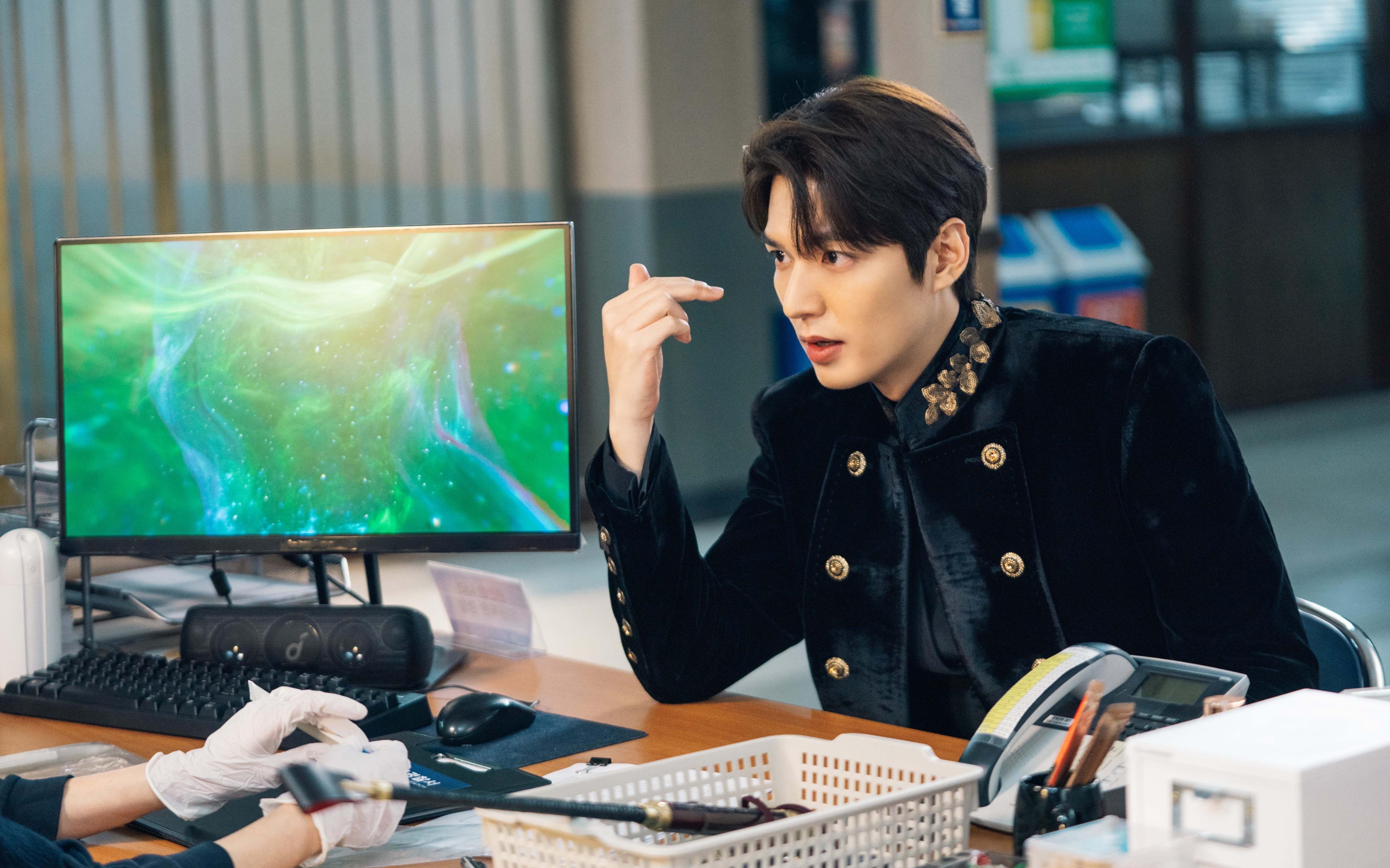 德布劳内大师级演出助里昂击退威尔士，演绎中场魔术师终极定义